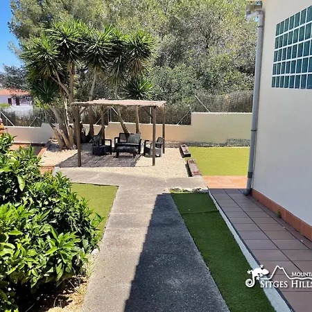 Bright Casa Els Cards Close To Sitges With Air Conditioning Holiday home *
