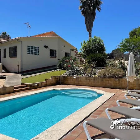Bright Casa Els Cards Close To Sitges With Air Conditioning Puigmolto